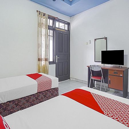 Oyo Life 90589 Palem Garden Hotel Tulungagung Bagian luar foto