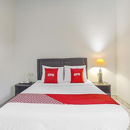 Oyo Life 90589 Palem Garden Hotel Tulungagung Bagian luar foto