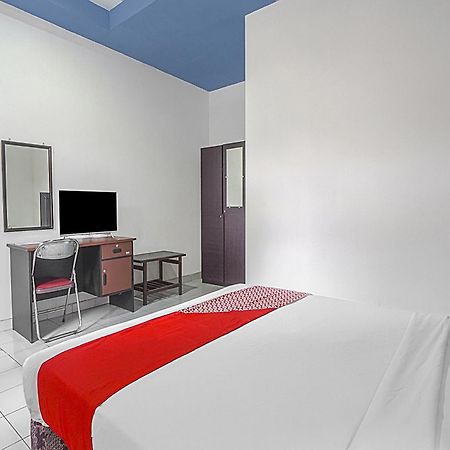 Oyo Life 90589 Palem Garden Hotel Tulungagung Bagian luar foto