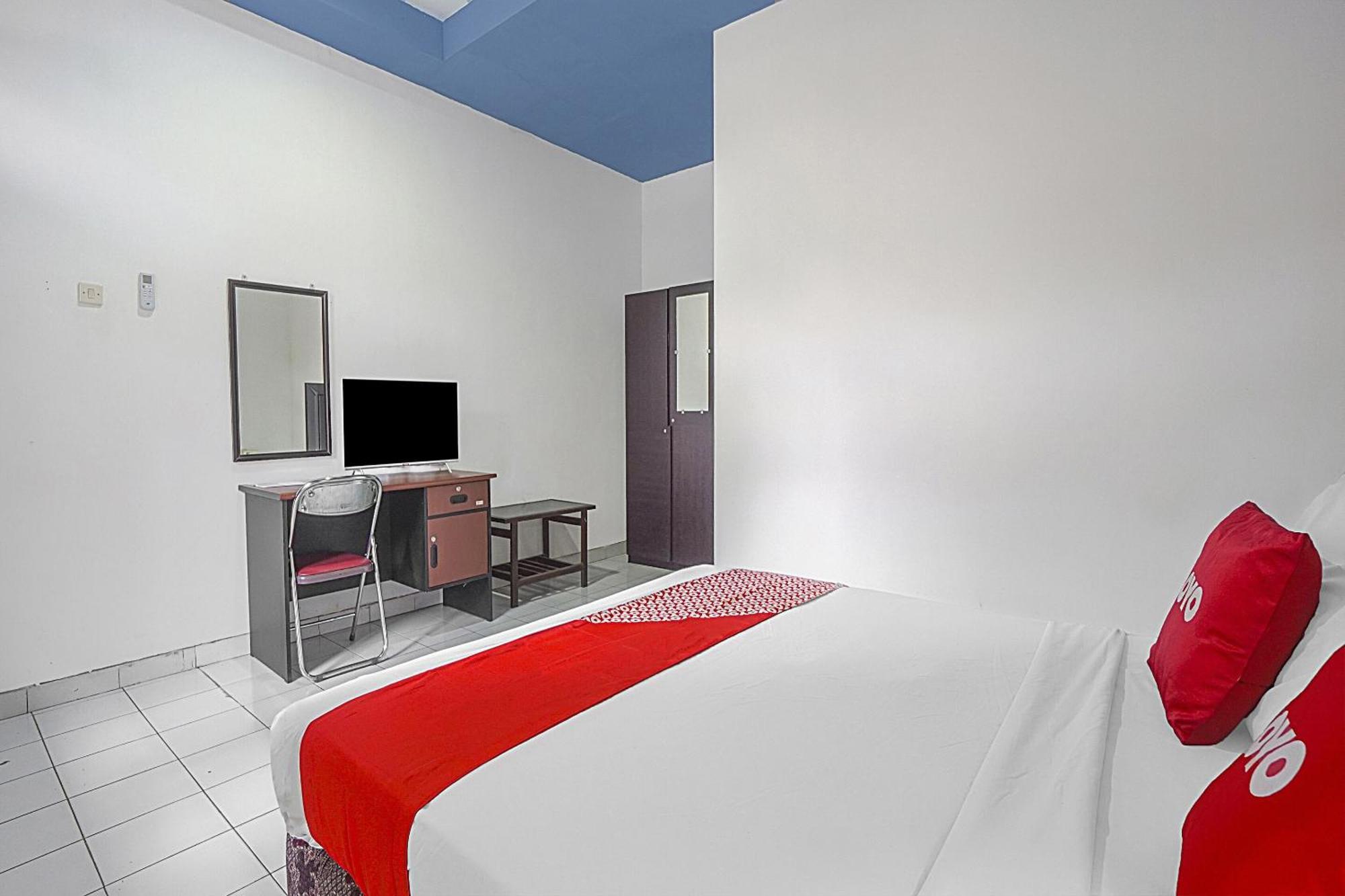 Oyo Life 90589 Palem Garden Hotel Tulungagung Bagian luar foto