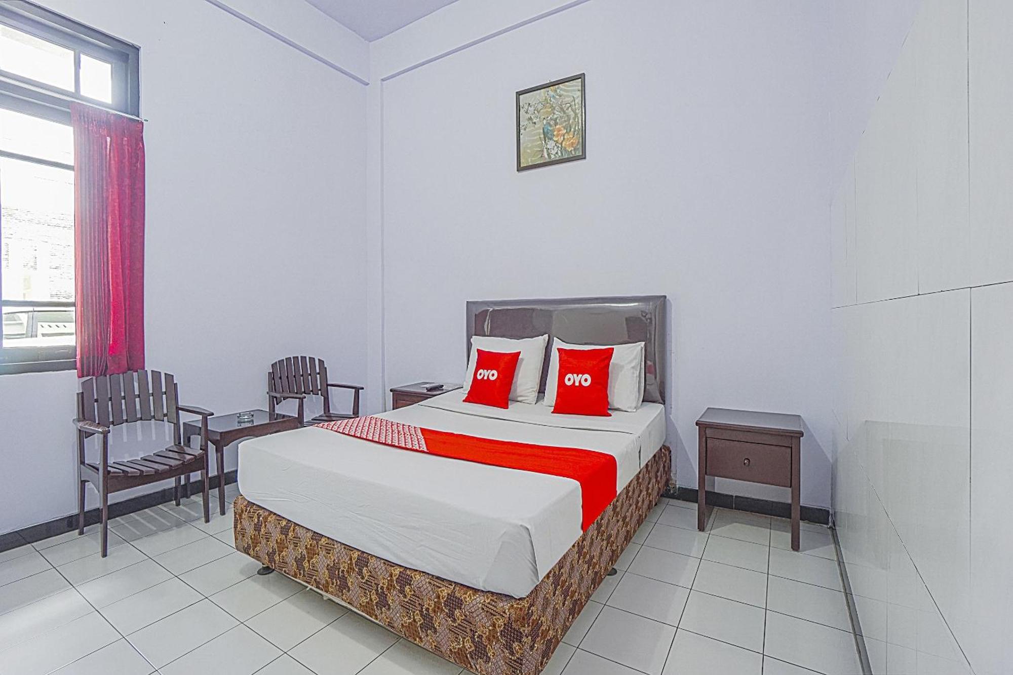 Oyo Life 90589 Palem Garden Hotel Tulungagung Bagian luar foto
