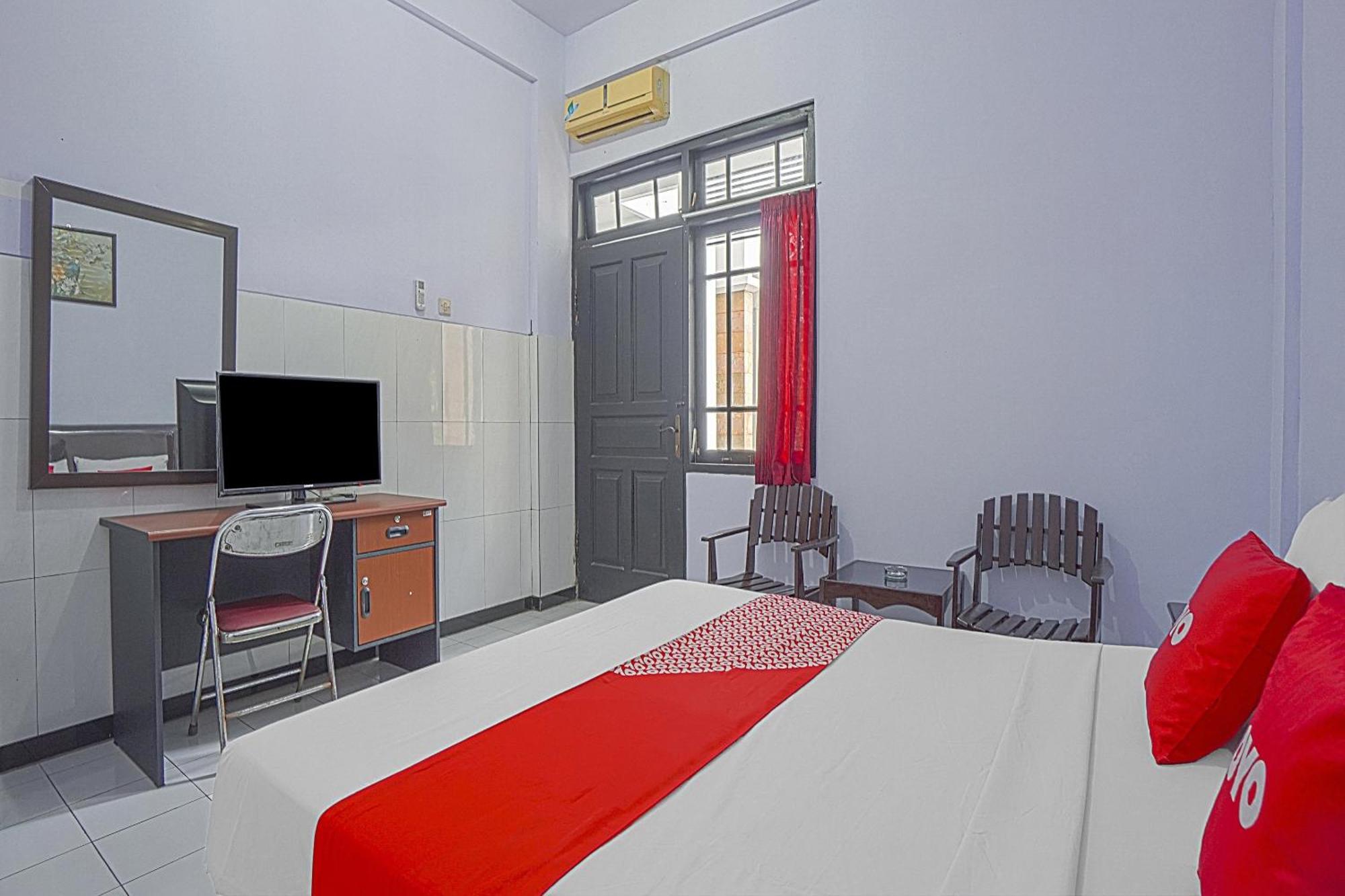 Oyo Life 90589 Palem Garden Hotel Tulungagung Bagian luar foto