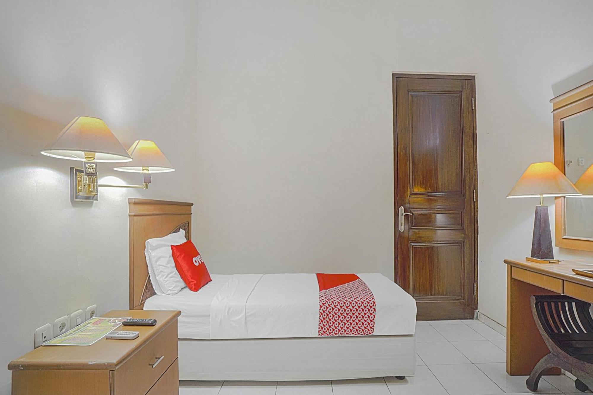 Oyo Life 90589 Palem Garden Hotel Tulungagung Bagian luar foto