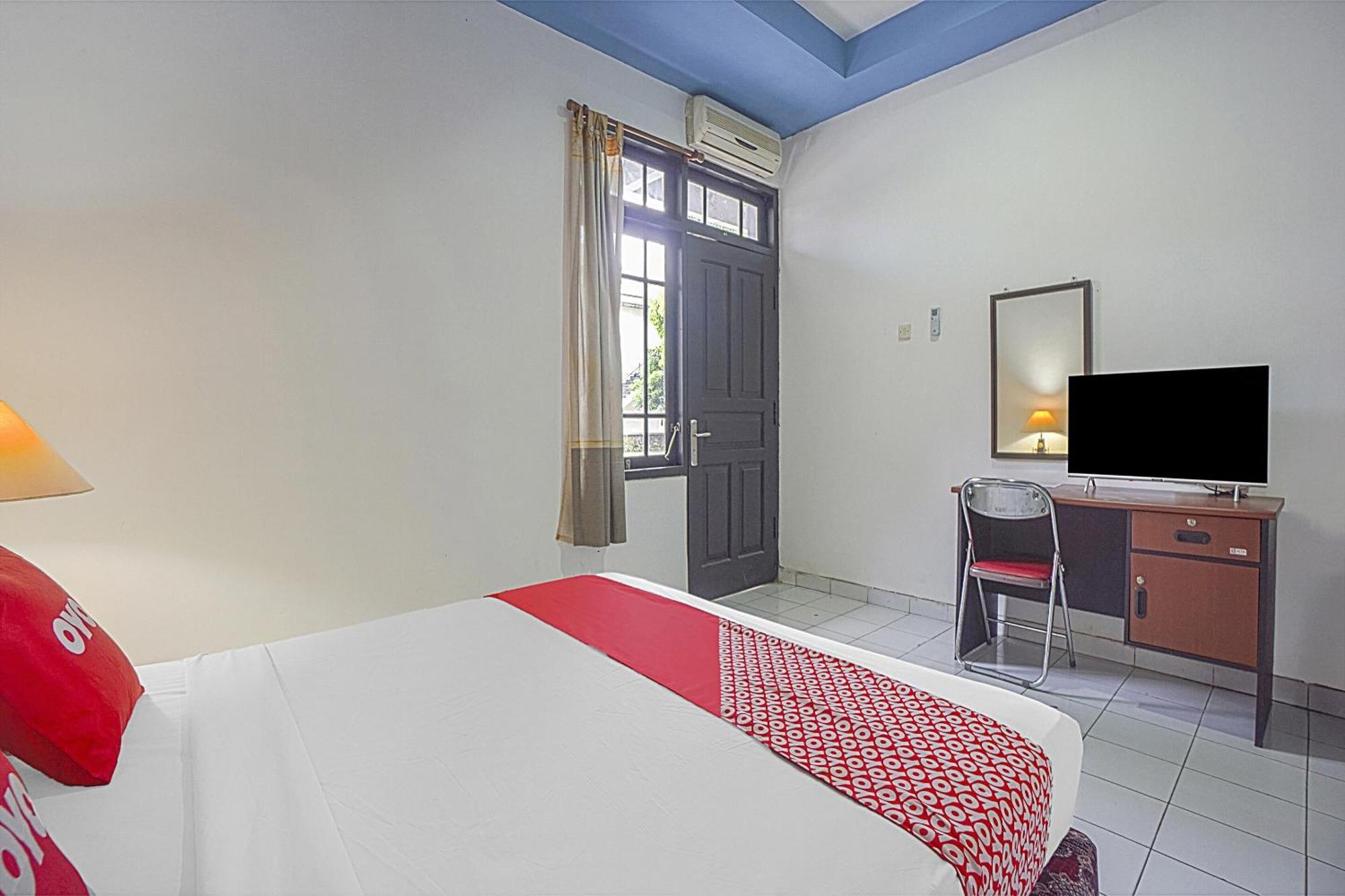 Oyo Life 90589 Palem Garden Hotel Tulungagung Bagian luar foto