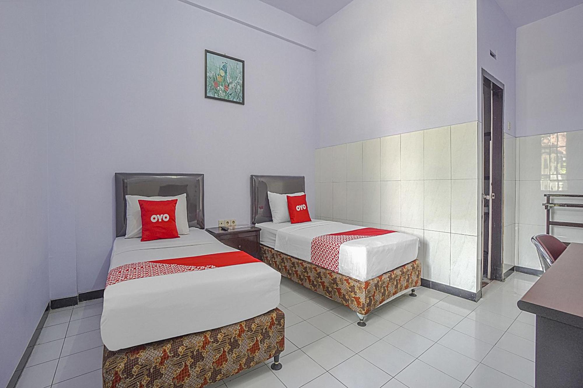 Oyo Life 90589 Palem Garden Hotel Tulungagung Bagian luar foto