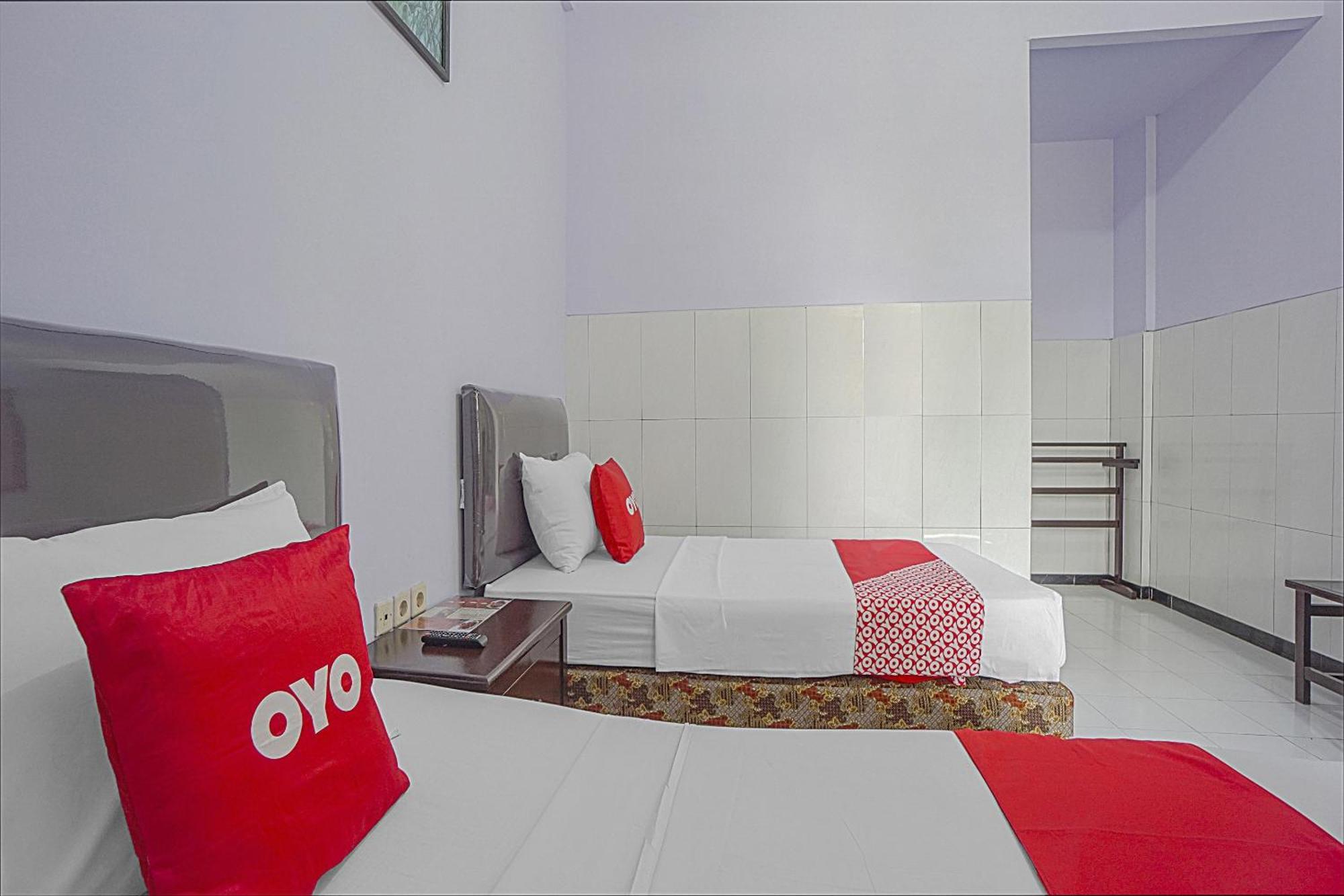 Oyo Life 90589 Palem Garden Hotel Tulungagung Bagian luar foto
