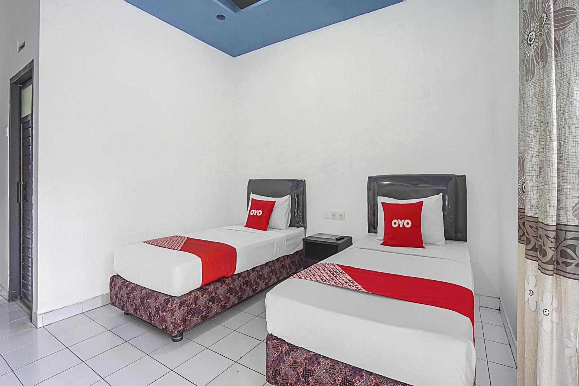 Oyo Life 90589 Palem Garden Hotel Tulungagung Bagian luar foto