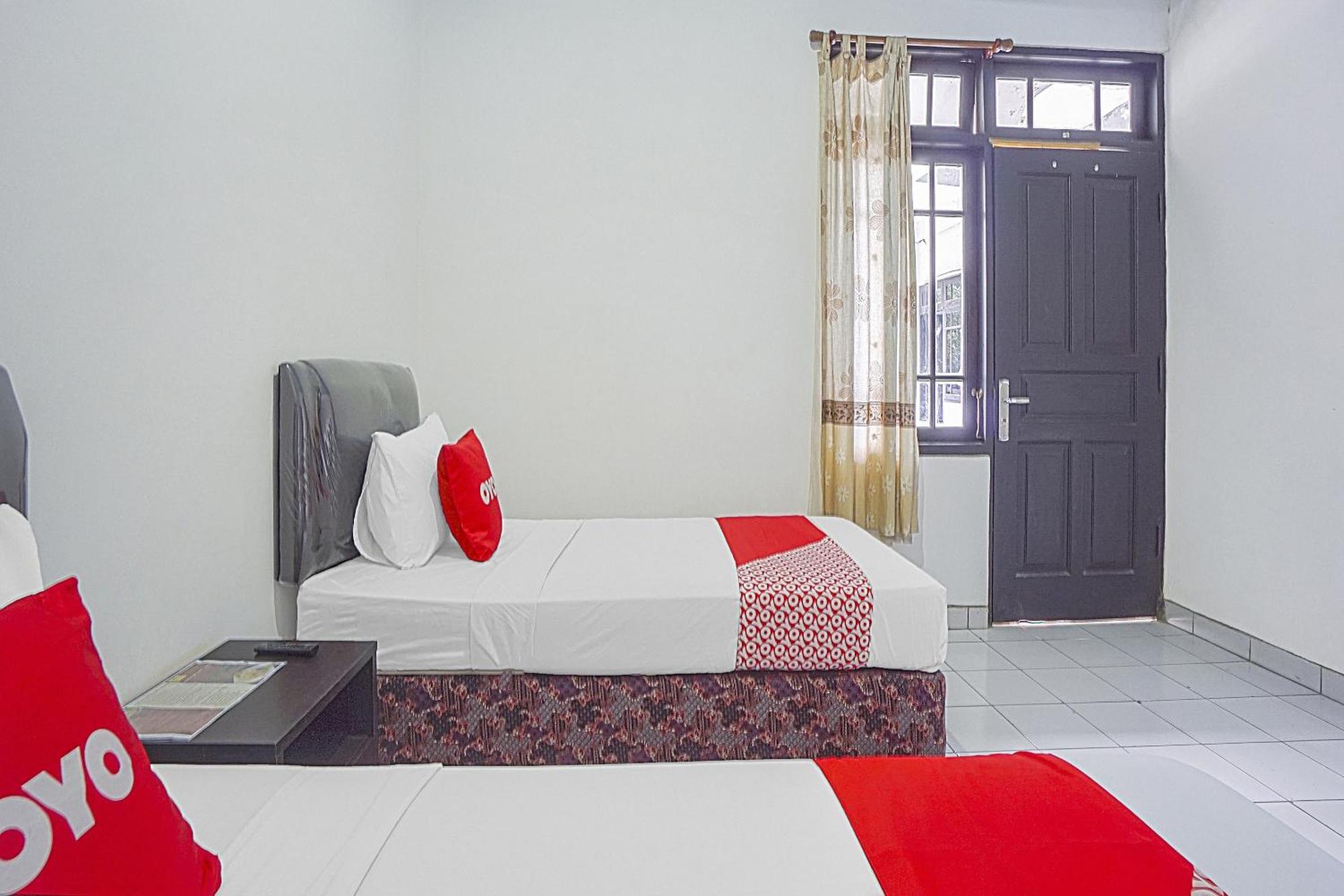 Oyo Life 90589 Palem Garden Hotel Tulungagung Bagian luar foto