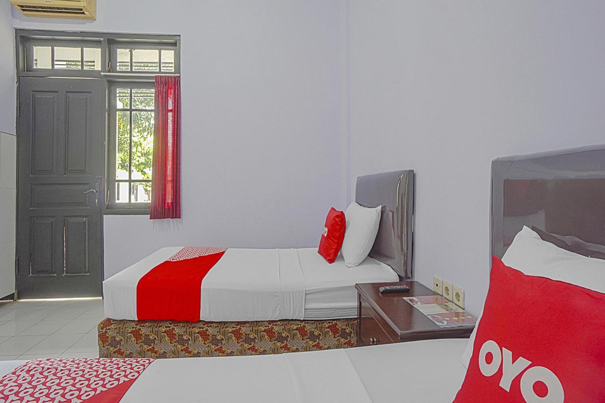 Oyo Life 90589 Palem Garden Hotel Tulungagung Bagian luar foto