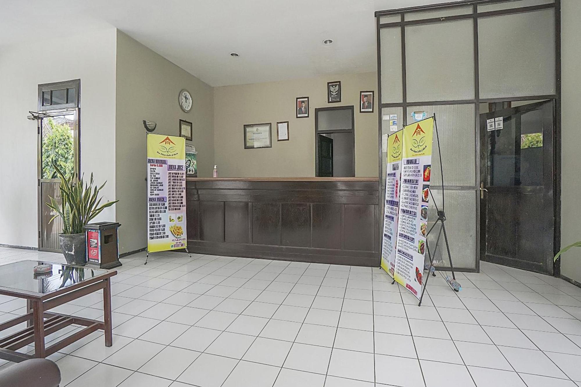 Oyo Life 90589 Palem Garden Hotel Tulungagung Bagian luar foto